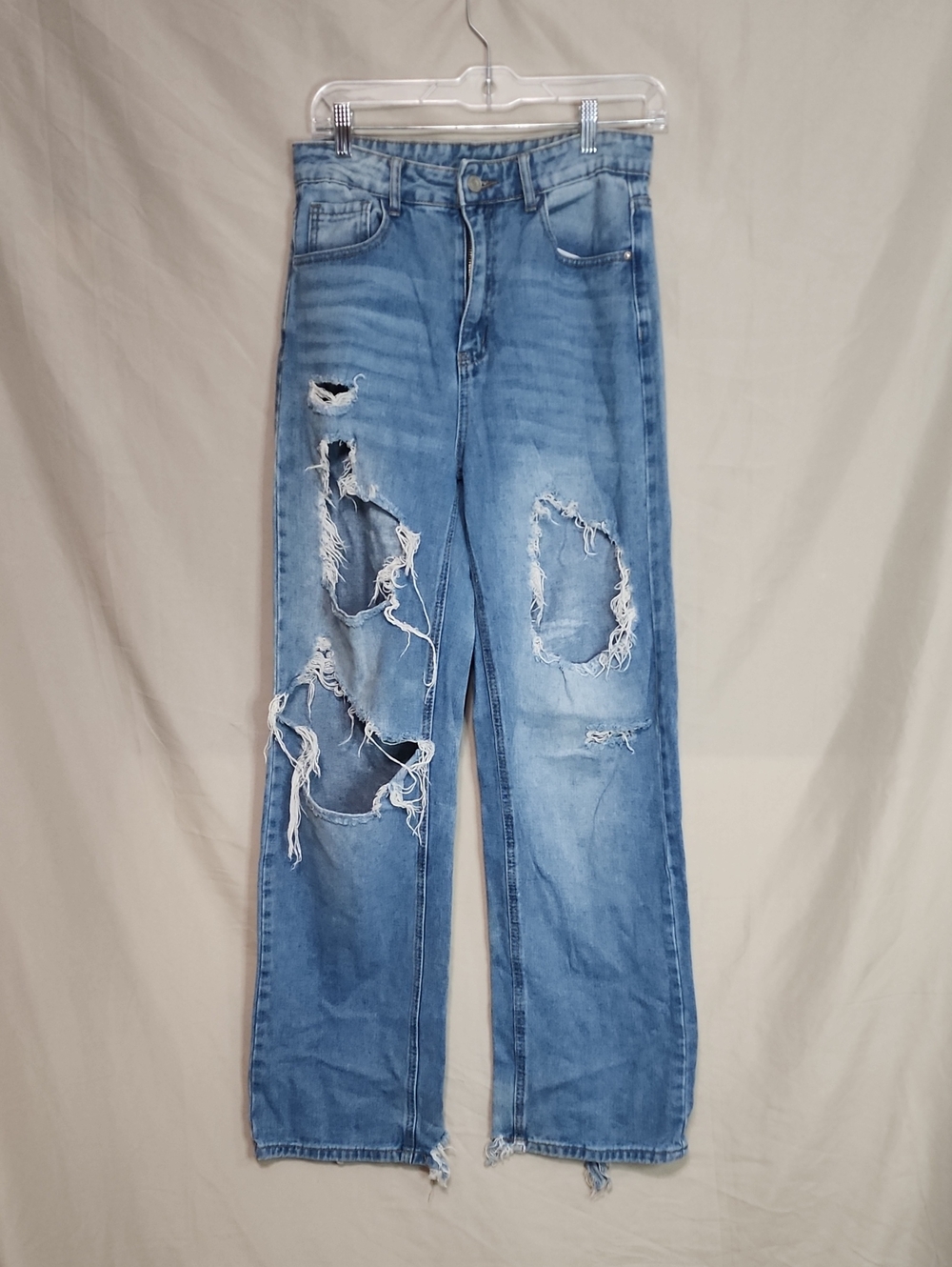 SHEIN Light Blue Distressed Straight-Leg Jeans